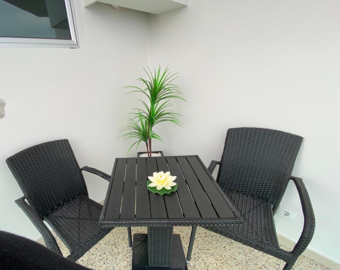 Frente Al Mar Con Gran Terraza Y Hermosas Vistas Apartamento *