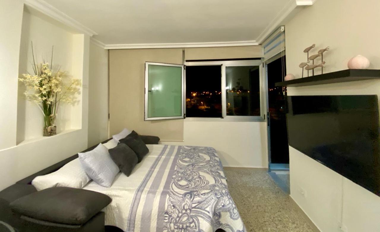 Apartamento Frente Al Mar Con Gran Terraza Y Hermosas Vistas *